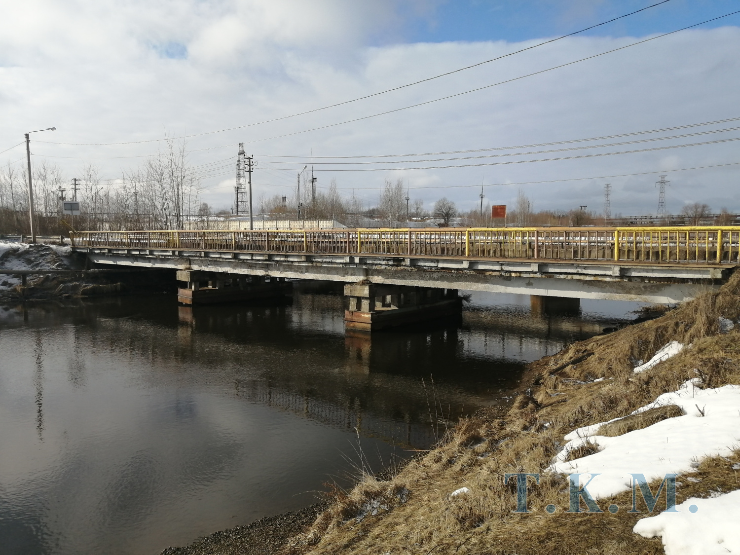 Автодорожный мост через отводящий канал Конаковской ГРЭС в Тверской области