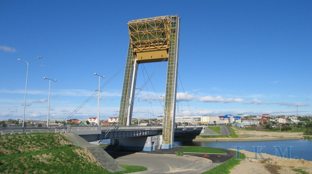 Вантовый мост «Факел» через реку Шайтанку в г. Салехарде