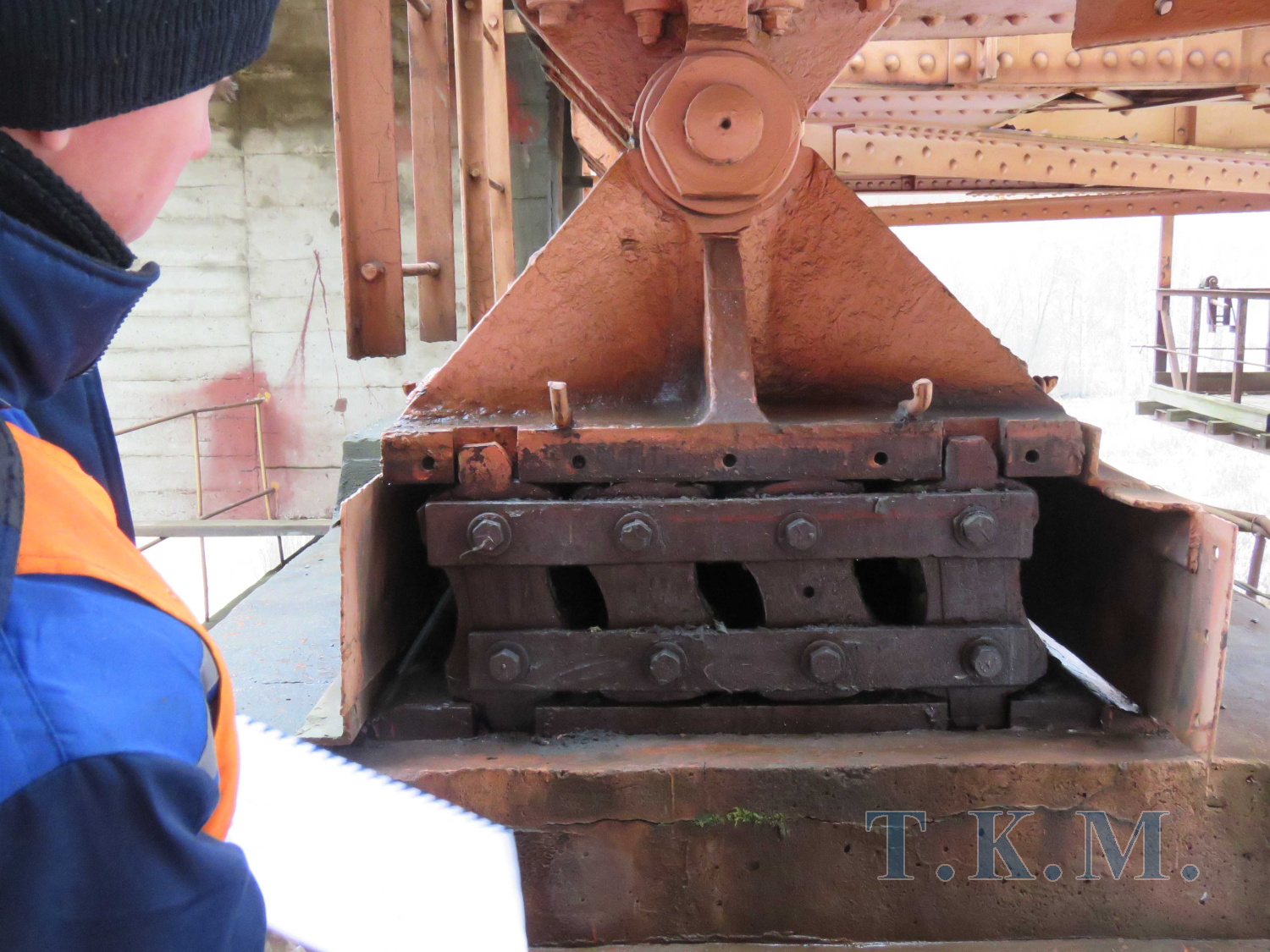 Мостовое сооружение через канал им. Москвы на 56 км пк4 линии Москва - Савелово