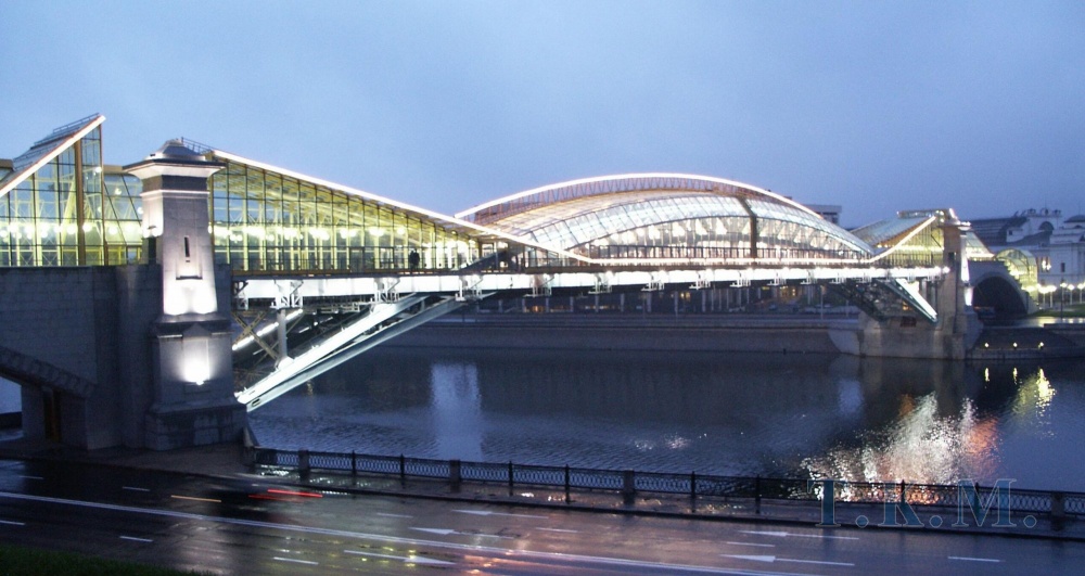 Киевский пешеходный мост через реку Москву