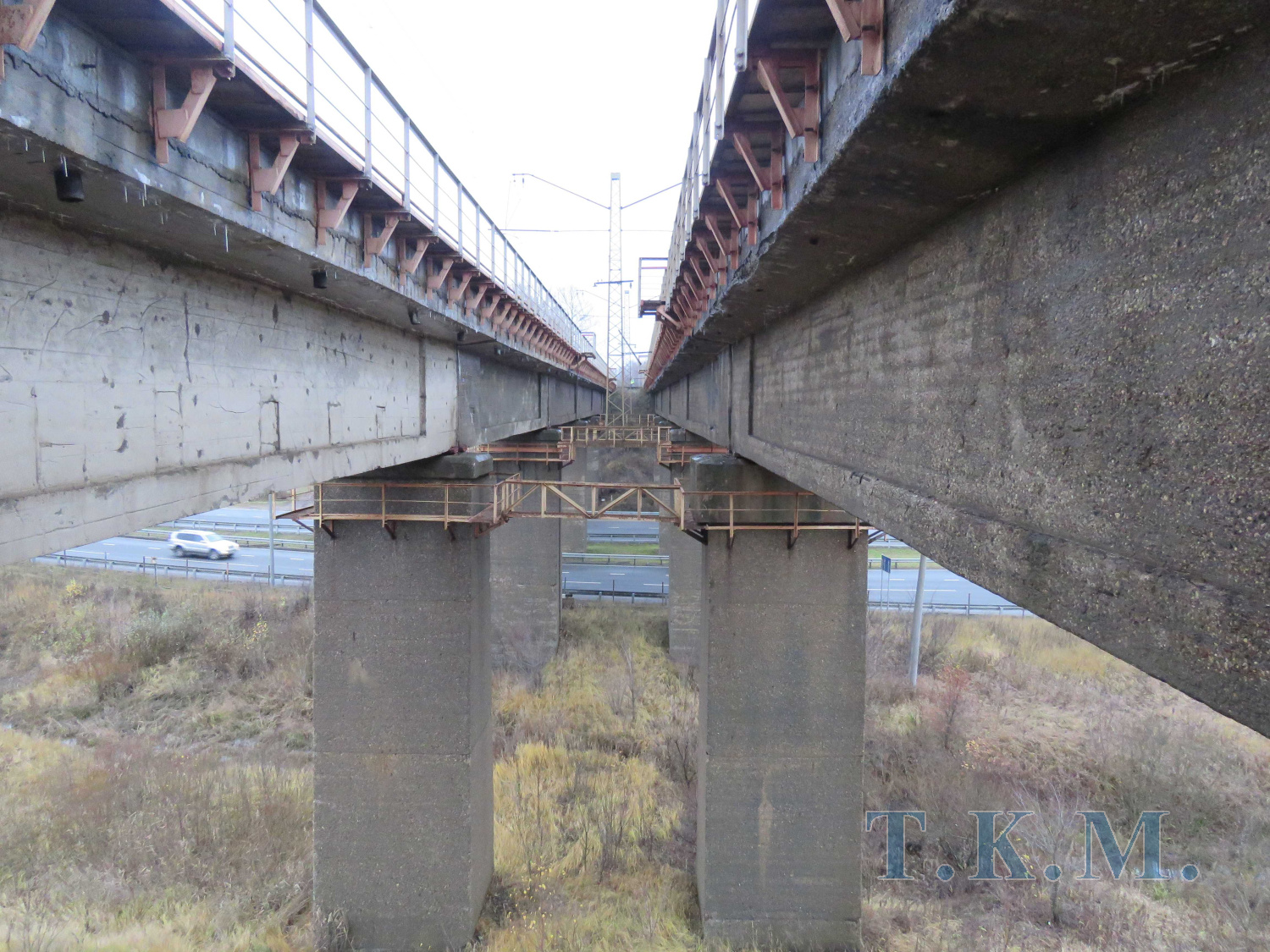 Мостовое сооружение через канал им. Москвы на 56 км пк4 линии Москва - Савелово