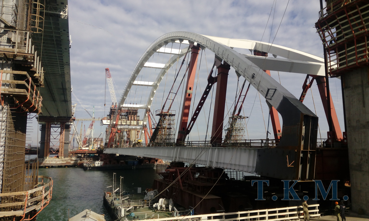 Автодорожное арочное пролетное строение