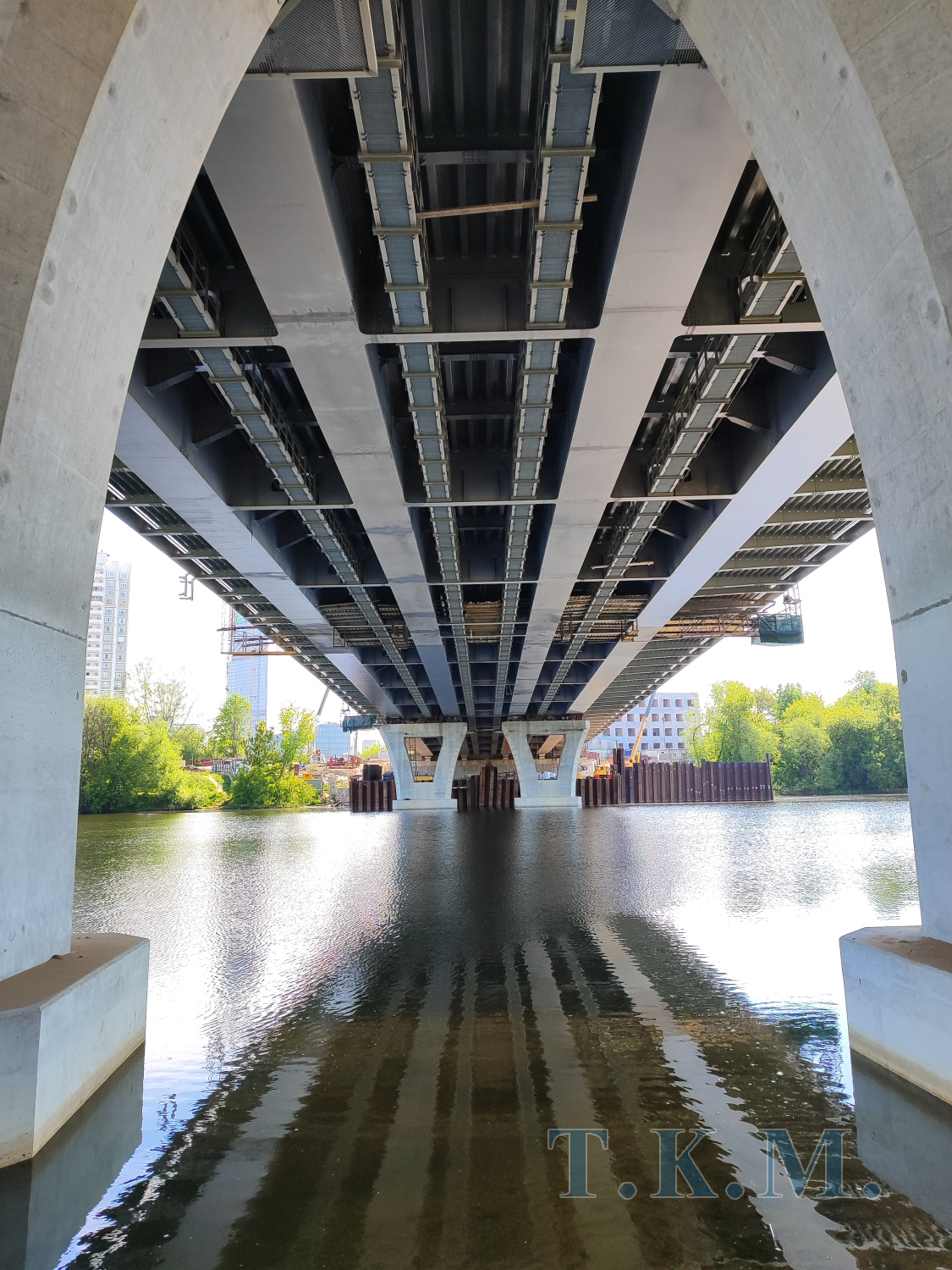 Мост через р. Москва в створе улицы Мясищева в г. Москве
