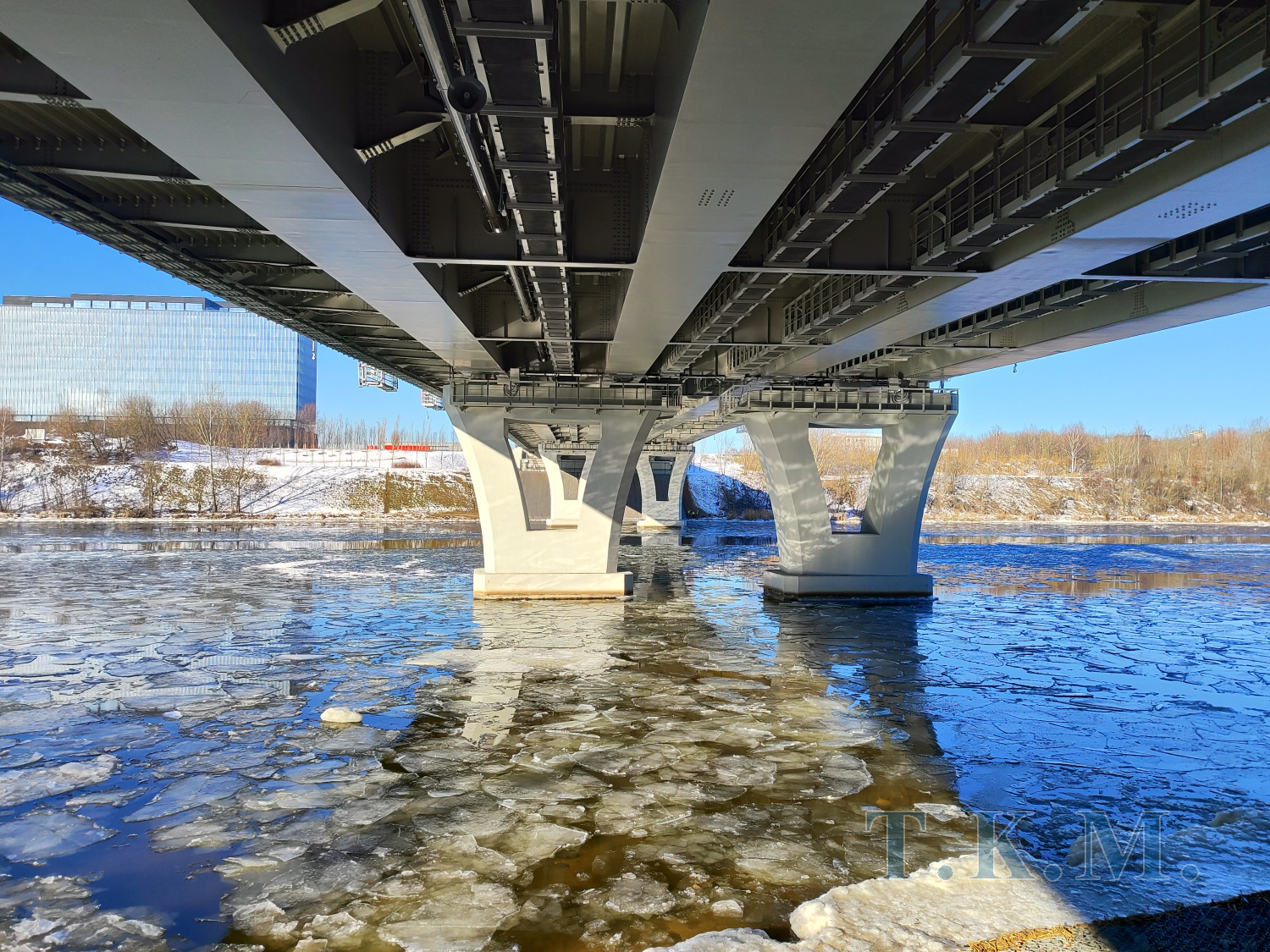 Мост через р. Москва в створе улицы Мясищева в г. Москве