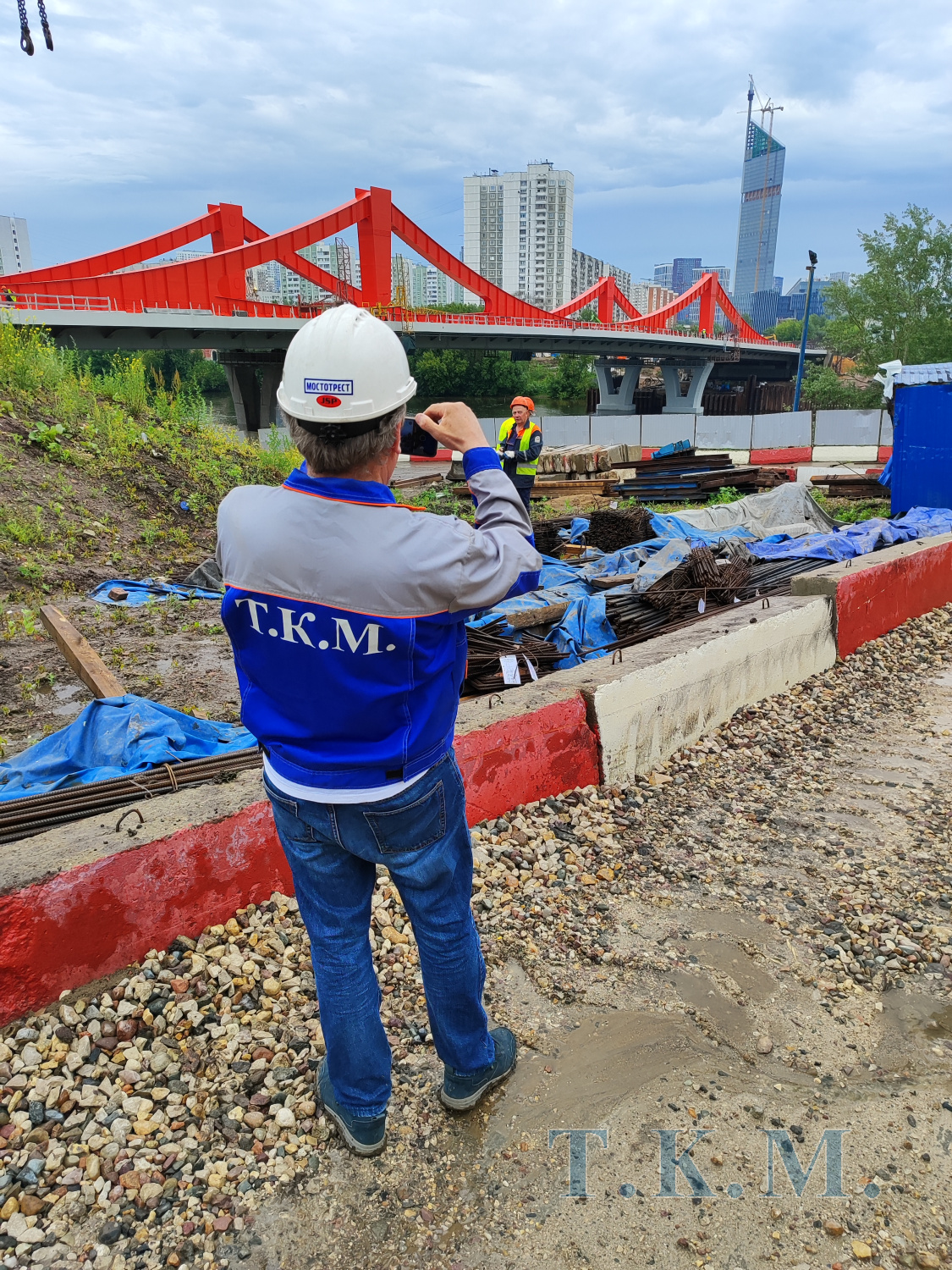 Мост через р. Москва в створе улицы Мясищева в г. Москве