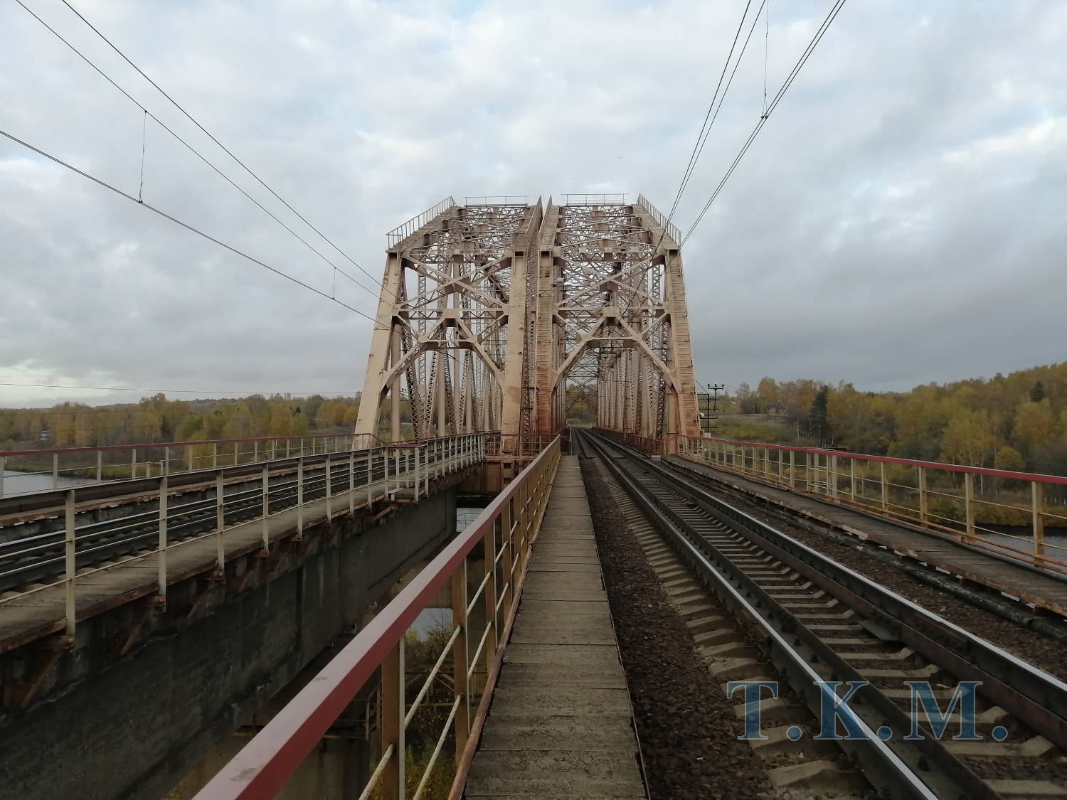 Мостовое сооружение через канал им. Москвы на 56 км пк4 линии Москва - Савелово