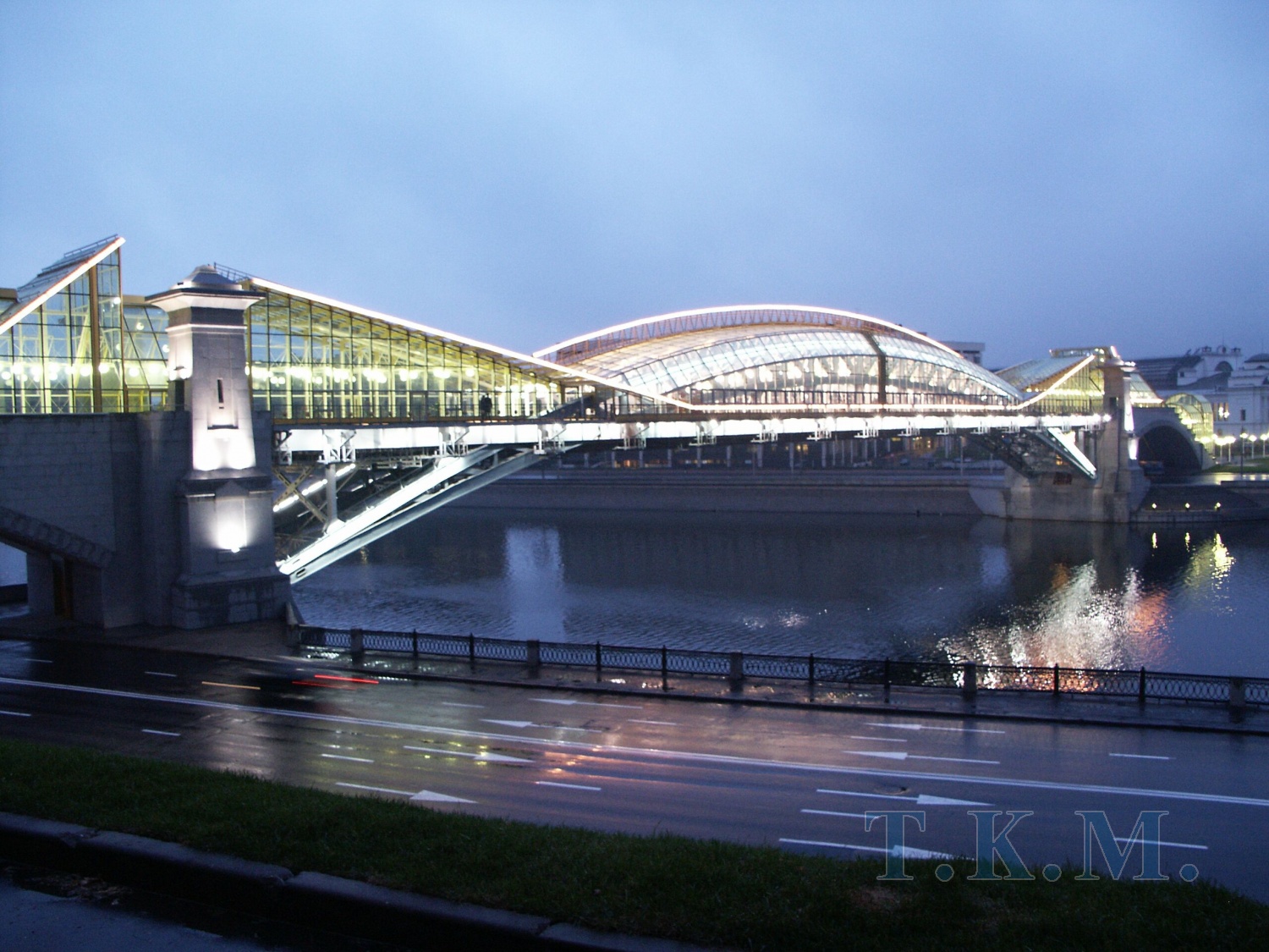Киевский пешеходный мост через реку Москву