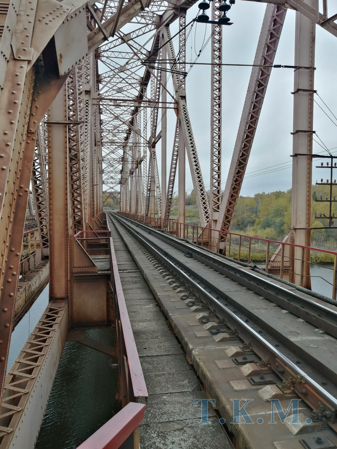 Мостовое сооружение через канал им. Москвы на 56 км пк4 линии Москва - Савелово