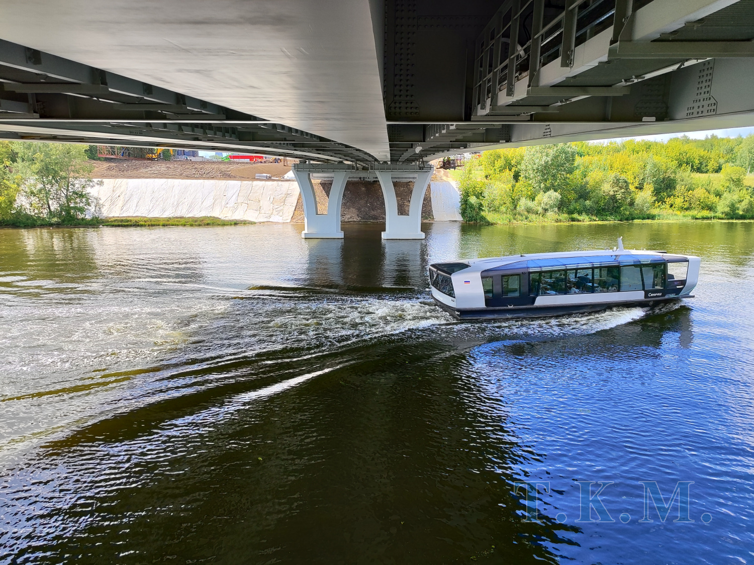 Мост через р. Москва в створе улицы Мясищева в г. Москве