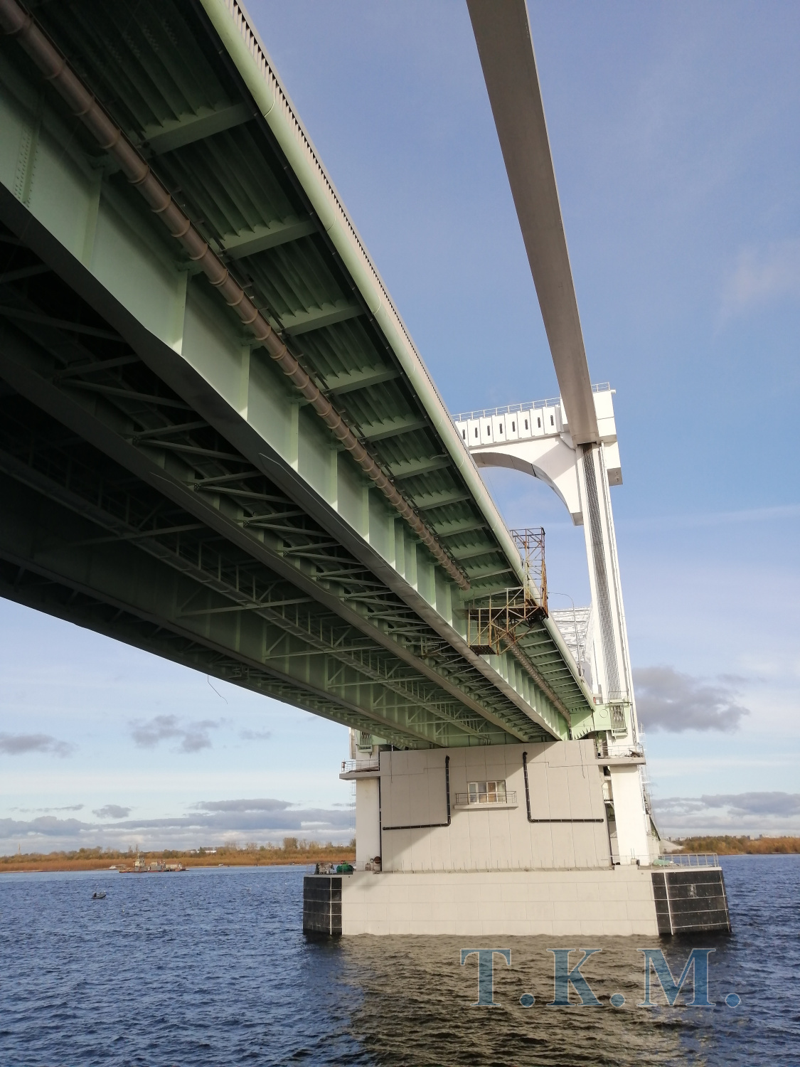 Краснофлотский мост через реку Северная Двина в г. Архангельске