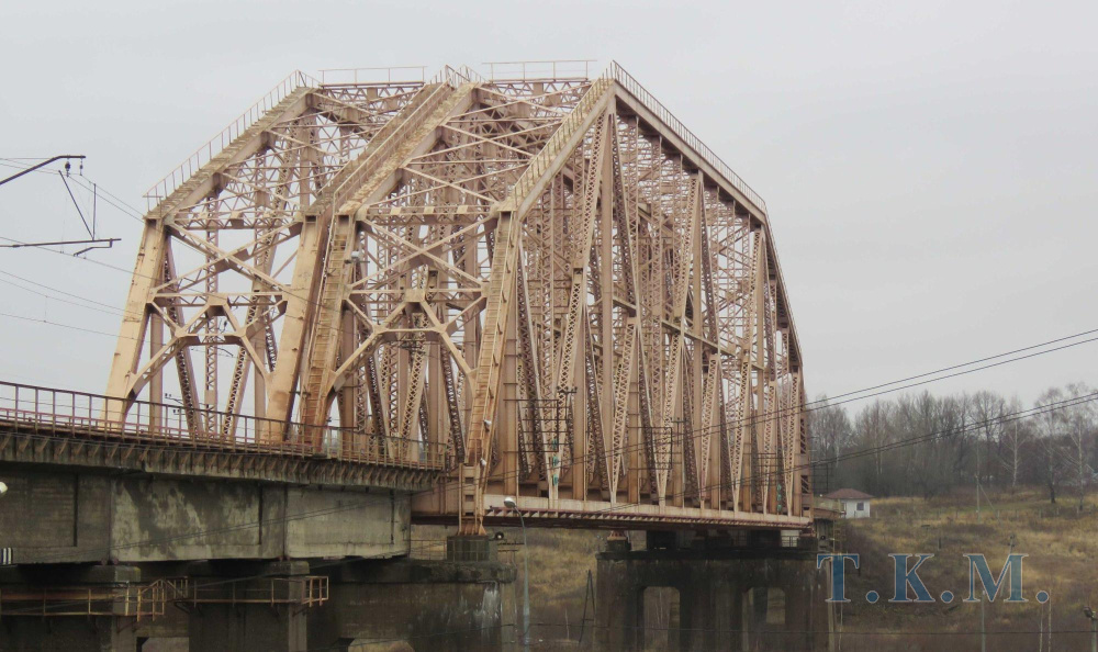 Мостовое сооружение через канал им. Москвы на 56 км пк4 линии Москва - Савелово