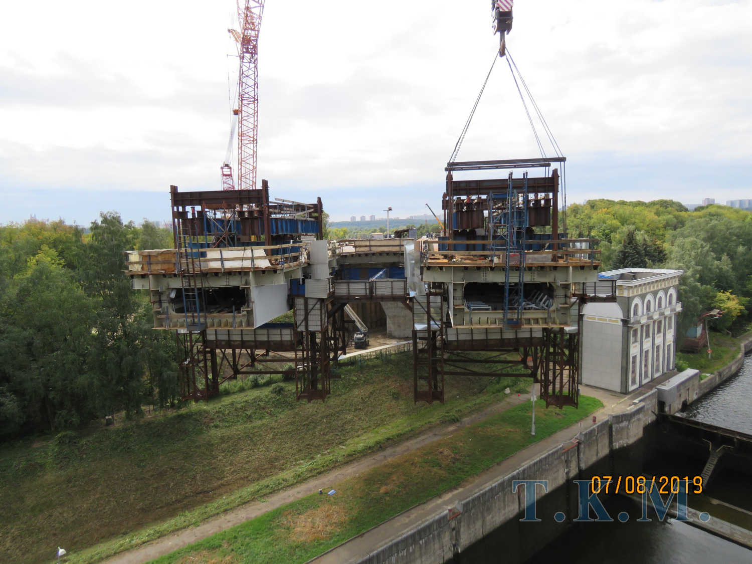 Мост через Карамышевское спрямление в г. Москве