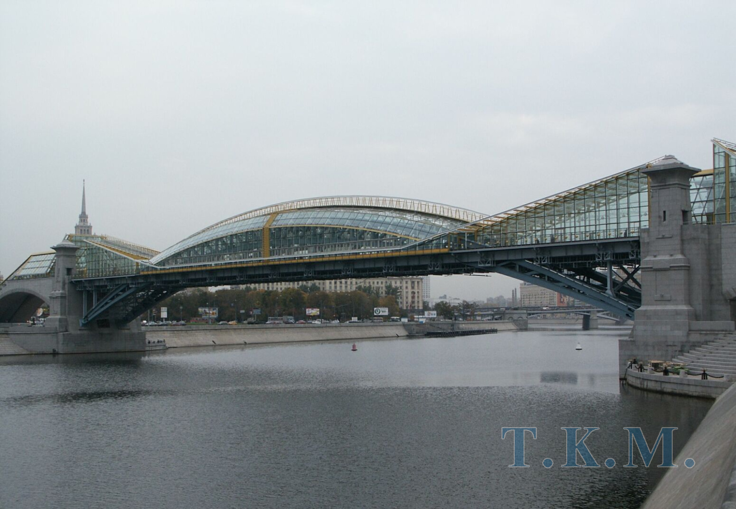 Киевский пешеходный мост через реку Москву