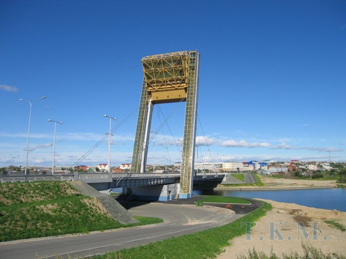 Вантовый мост «Факел» через реку Шайтанку в г. Салехарде