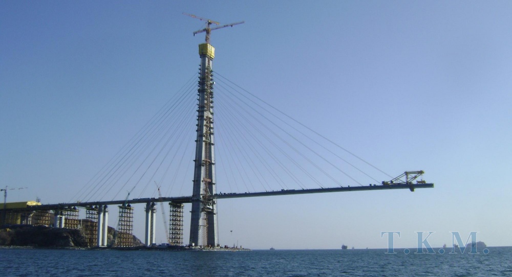 Вантовый мост на о.Русский через пролив Босфор Восточный 